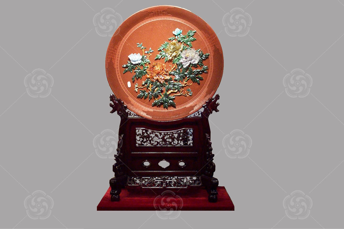 雕漆嵌玉“朝暉”地屏